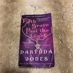 Fifth Grave past the Light by Darynda Jones
